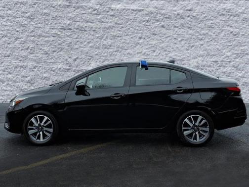 2023 Nissan Versa 1.6 SV