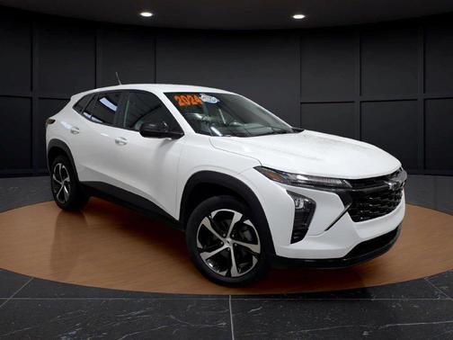 Summit White 2024 Chevrolet Trax 1RS