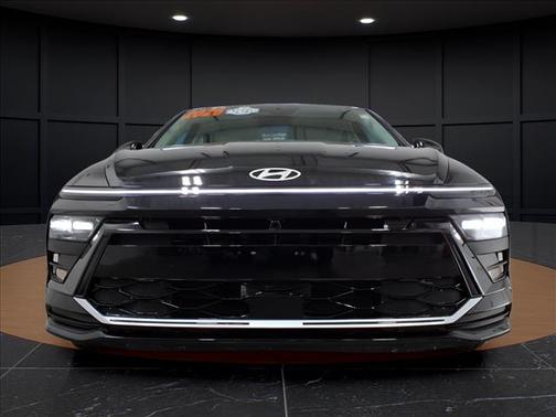 2026 Hyundai SONATA Hybrid Base