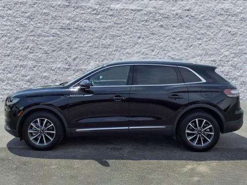 2022 Lincoln Nautilus Standard