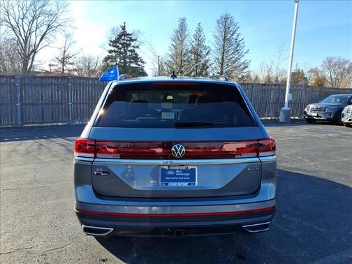 2024 Volkswagen Atlas 2.0T SE w/Technology 4MOTION