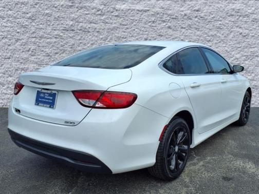 2017 Chrysler 200 LX