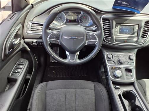 2017 Chrysler 200 LX
