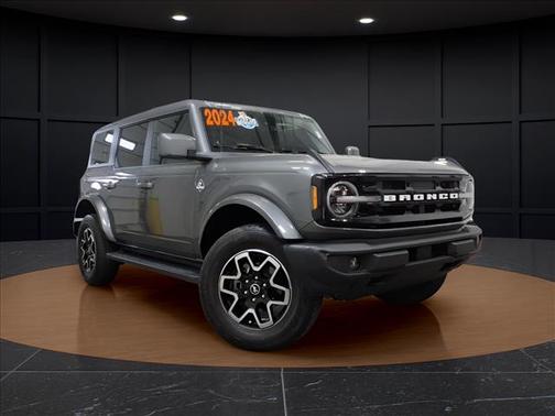 CARBONIZED GRAY METALLIC 2024 Ford Bronco Outer Banks