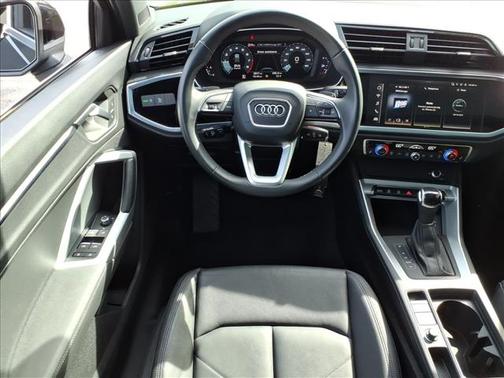 2024 Audi Q3 Premium 45 TFSI S line quattro Tiptronic