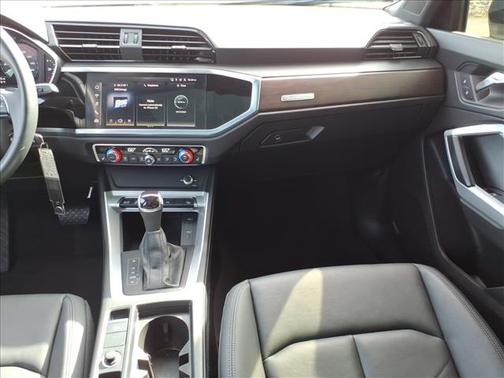 2024 Audi Q3 Premium 45 TFSI S line quattro Tiptronic