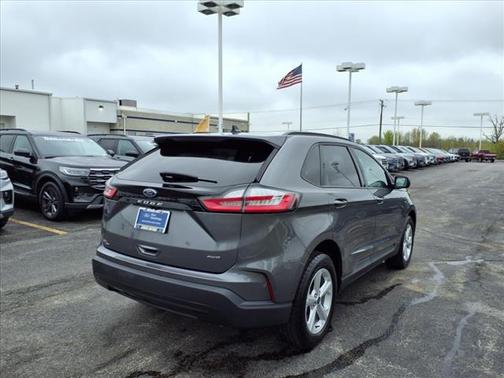 2022 Ford Edge SE