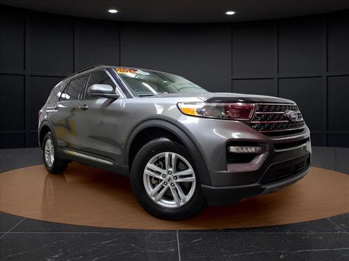 CARBONIZED GRAY METALLIC 2024 Ford Explorer XLT