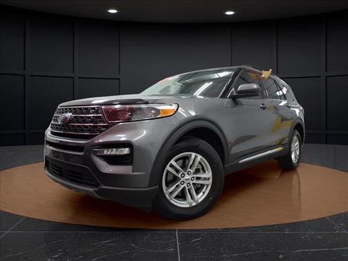 CARBONIZED GRAY METALLIC 2024 Ford Explorer XLT