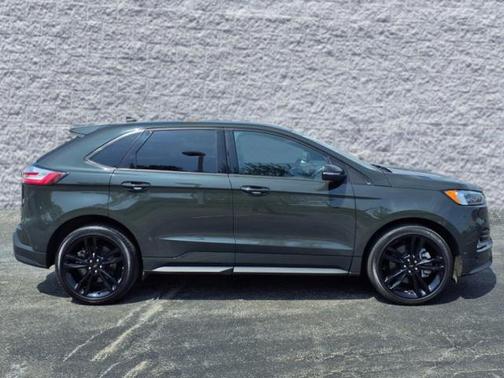 2022 Ford Edge ST