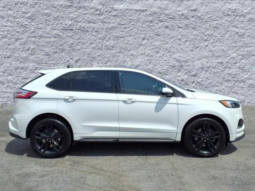 2022 Ford Edge ST