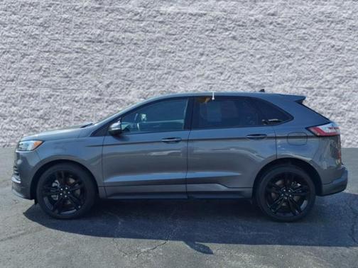 2022 Ford Edge ST