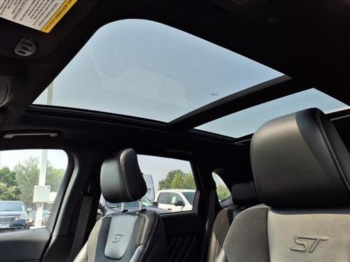 2022 Ford Edge ST