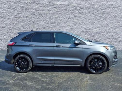 2022 Ford Edge ST