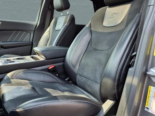 2022 Ford Edge ST