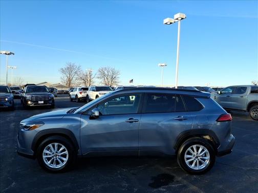 2024 Toyota Corolla Cross LE