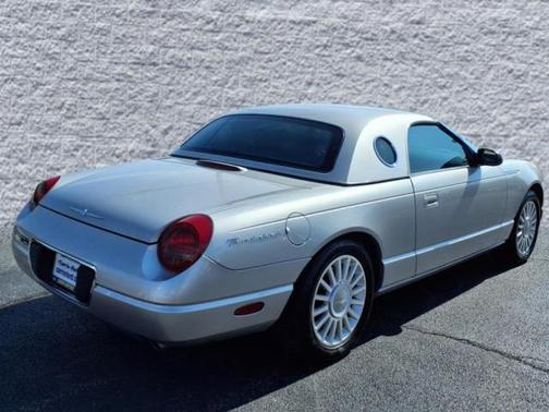 2005 Ford Thunderbird Base
