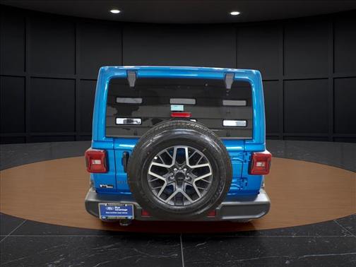 Hydro Blue Pearlcoat 2026 Jeep Wrangler 4-Door Sahara 4x4