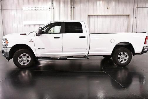 2024 RAM 3500 Big Horn Crew Cab 4x4 8' Box