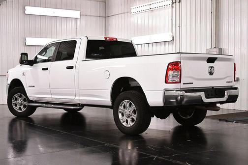 2024 RAM 3500 Big Horn Crew Cab 4x4 8' Box
