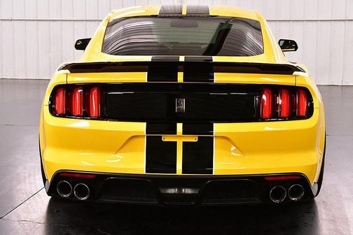 2016 Ford Shelby GT350 Base