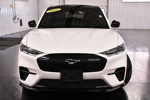 Star White Metallic Tri-Coat 2023 Ford Mustang Mach-E GT