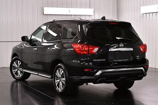 2019 Nissan Pathfinder SV