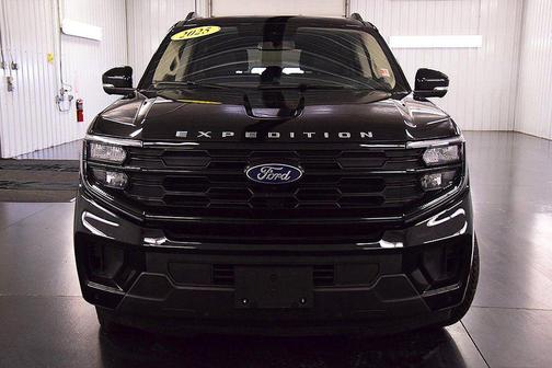 2025 Ford Expedition Max Active 4x4