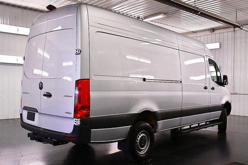 2024 Mercedes-Benz Sprinter 2500 Cargo 170 WB