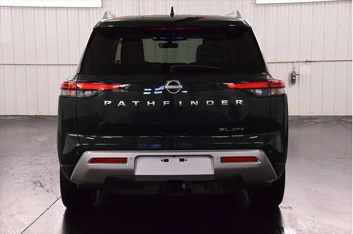 2023 Nissan Pathfinder SL 4WD