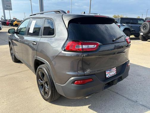 2016 Jeep Cherokee Altitude
