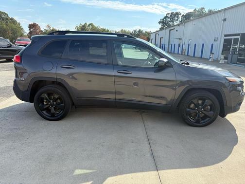 2016 Jeep Cherokee Altitude
