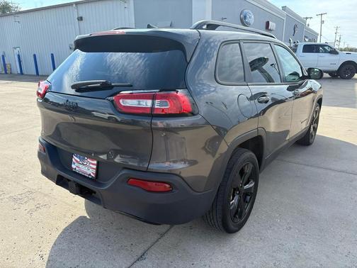 2016 Jeep Cherokee Altitude