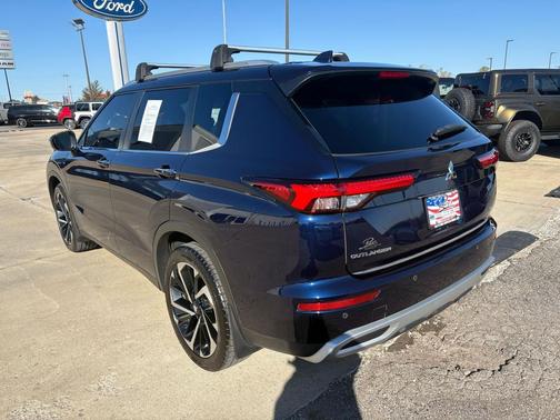 2022 Mitsubishi Outlander SE