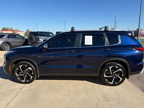 2022 Mitsubishi Outlander SE