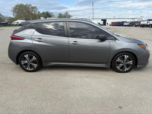 Gun Metallic 2021 Nissan Leaf SV 40 kWh