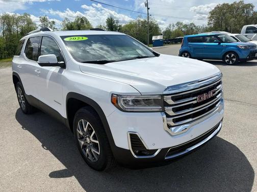 White 2023 GMC Acadia AWD SLT