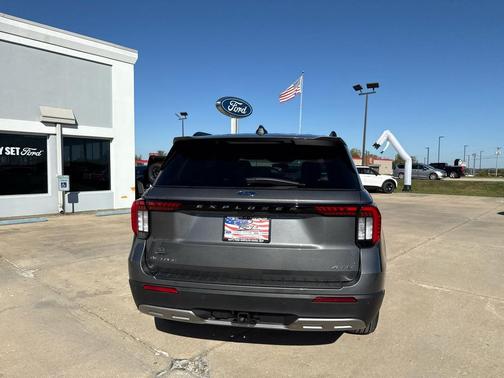 2025 Ford Explorer Active