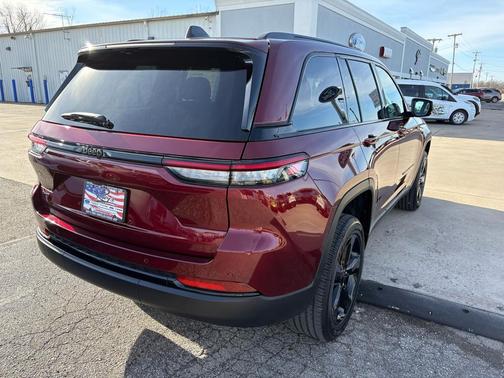 2025 Jeep Grand Cherokee Altitude