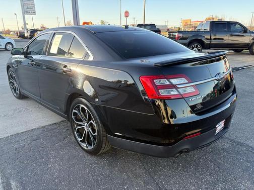 2016 Ford Taurus SHO