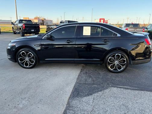 2016 Ford Taurus SHO