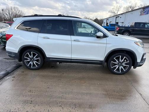 2019 Honda Pilot Touring 8-Passenger
