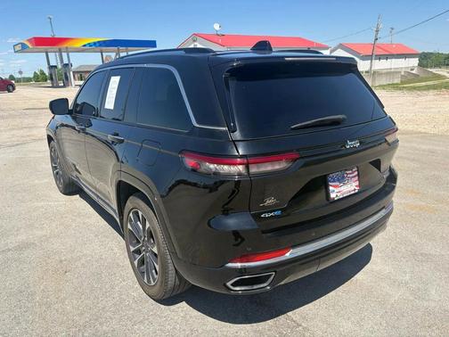 Diamond Black Crystal Pearlcoat 2023 Jeep Grand Cherokee 4xe Overland