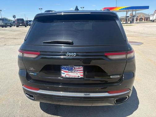 Diamond Black Crystal Pearlcoat 2023 Jeep Grand Cherokee 4xe Overland