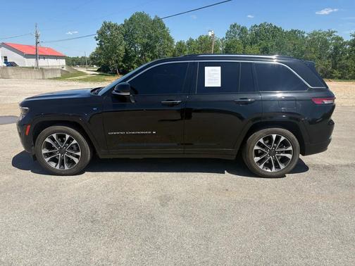 Diamond Black Crystal Pearlcoat 2023 Jeep Grand Cherokee 4xe Overland