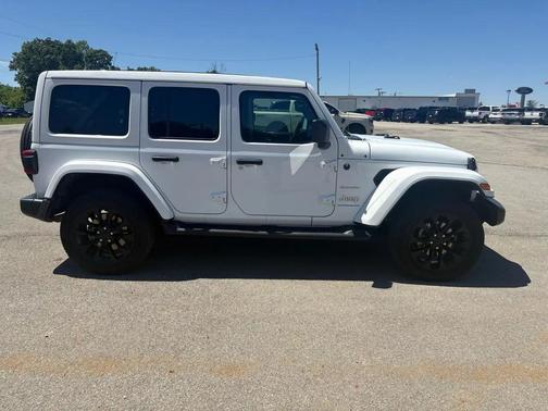 Bright White Clearcoat 2023 Jeep Wrangler 4xe Sahara