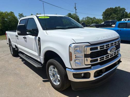 Oxford White 2025 Ford F-250 XLT