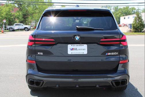 Carbon Black 2024 BMW X5 M60i