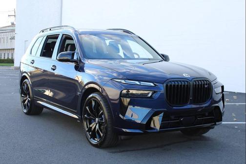 2023 BMW X7 M60i