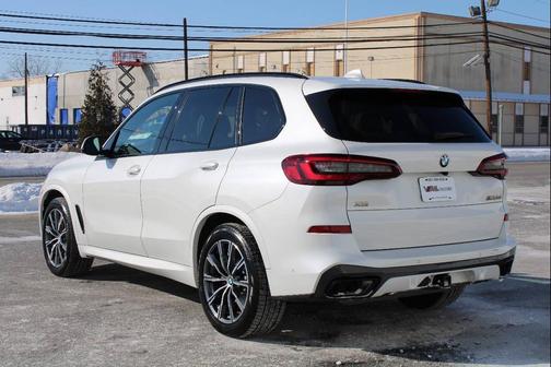 2023 BMW X5 M50i